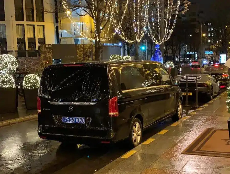 Alquiler de chofer con coche por hora