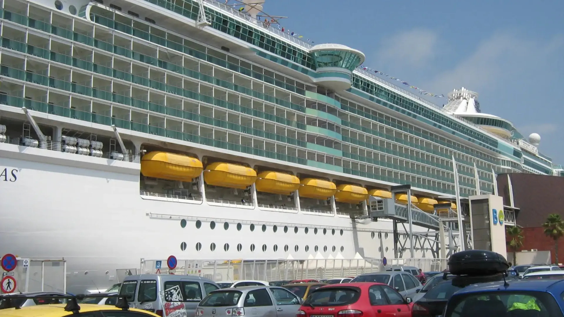 Private transfers port airport city center