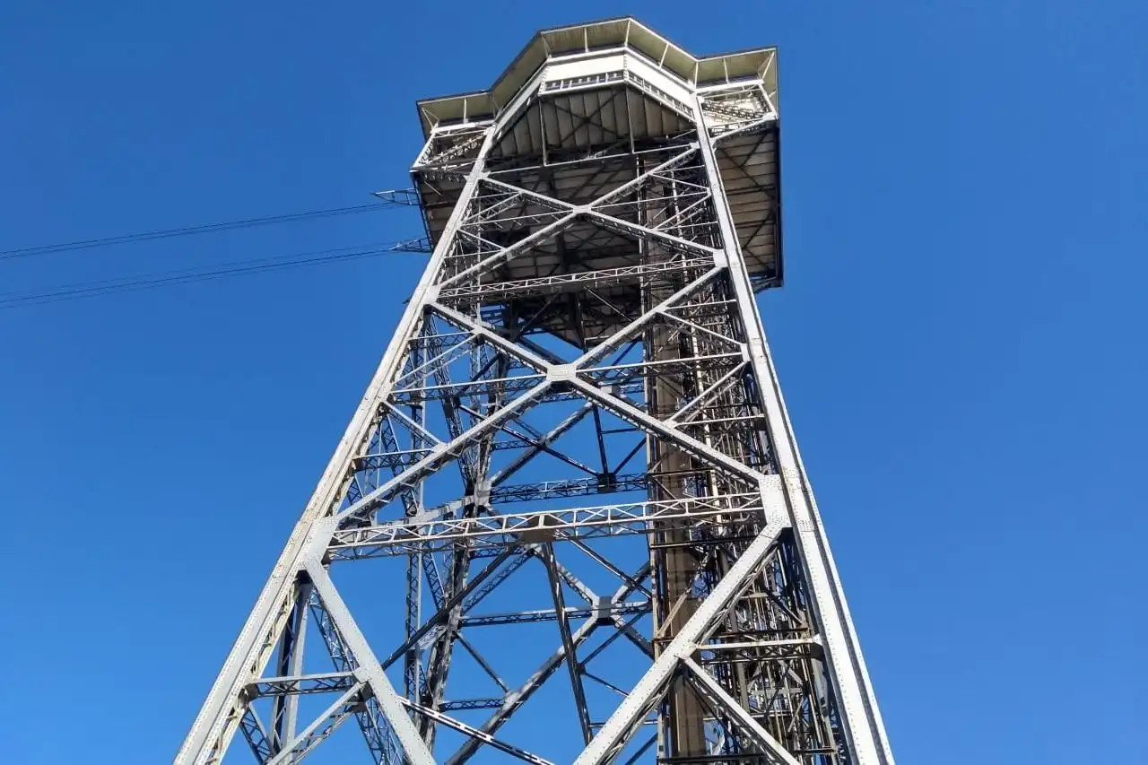 torre del teleférico en la Barceloneta